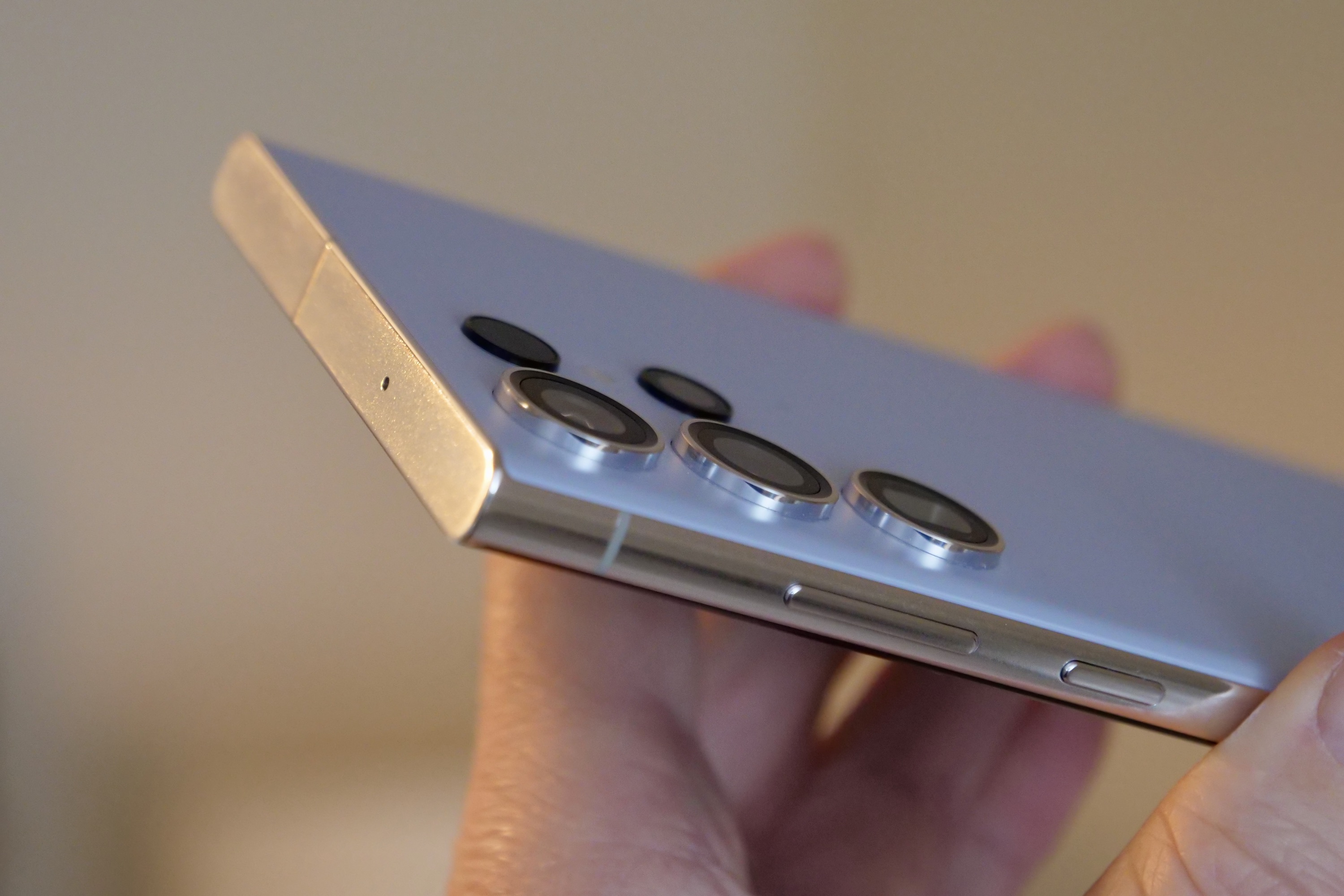 The buttons on the side of the Sky Blue Galaxy S23 Ultra.