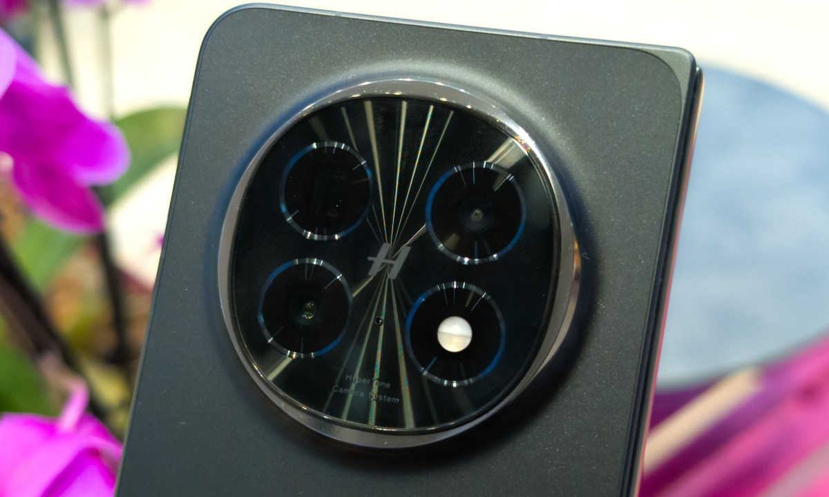 The rear cameras on the Oppo Find N5