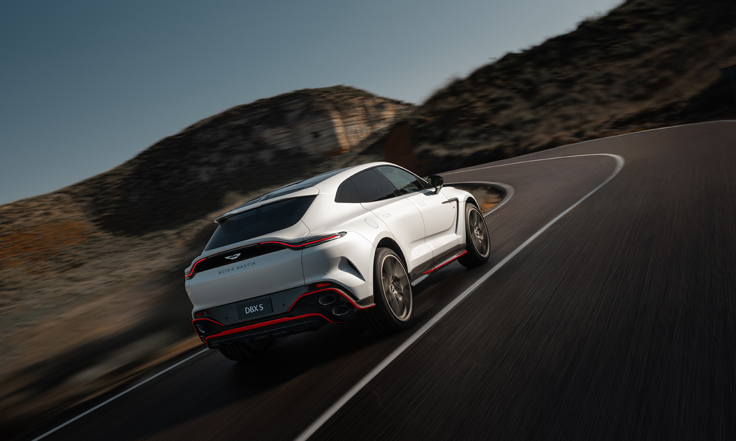 Aston Martin DBX S