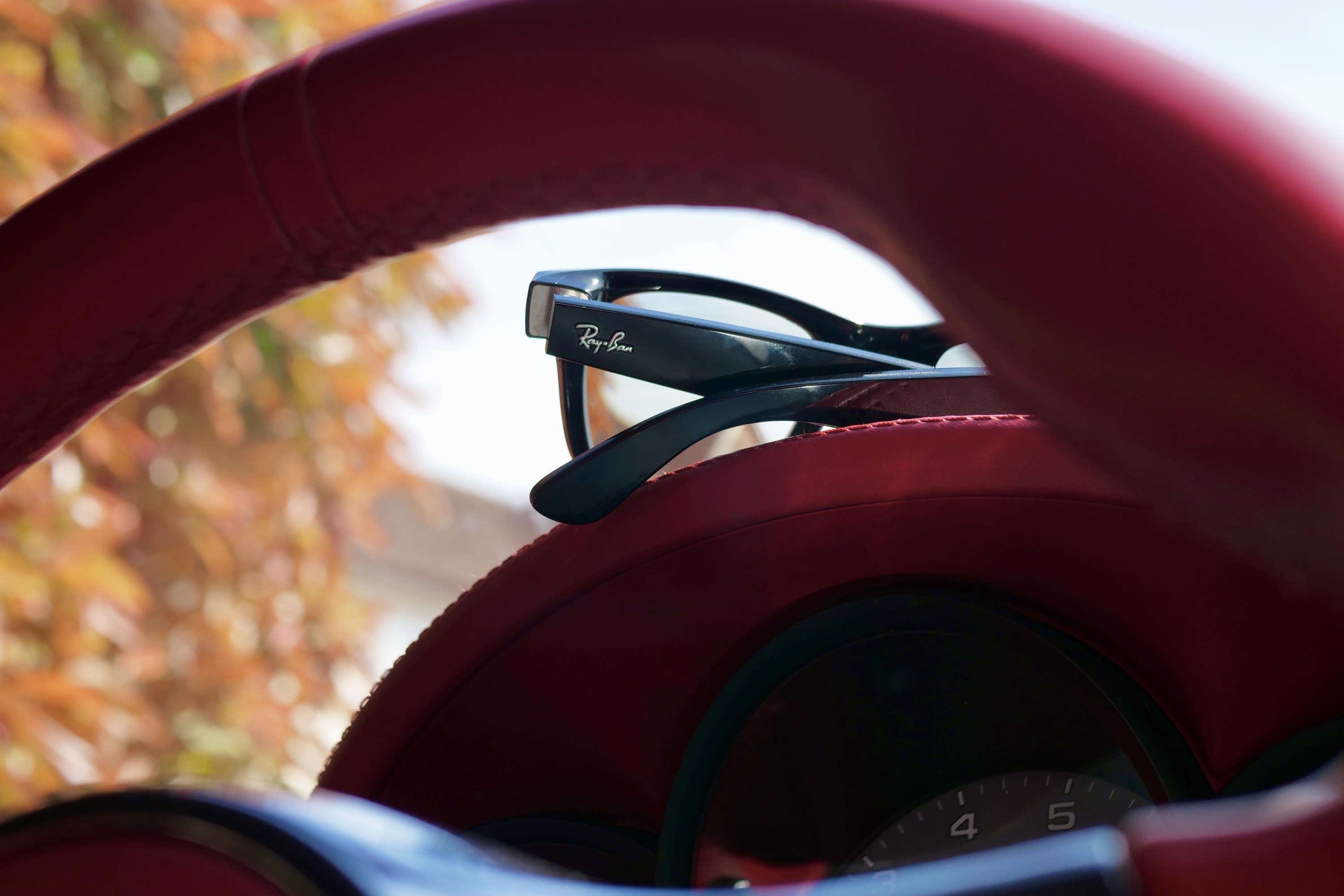 The Ray-Ban Meta logo.